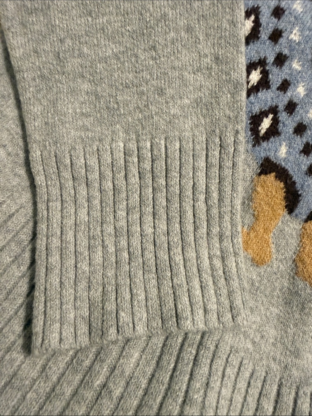 LOFT - Light Gray Crewneck Sweater with Dog Motif - Medium - Picture 4 of 6